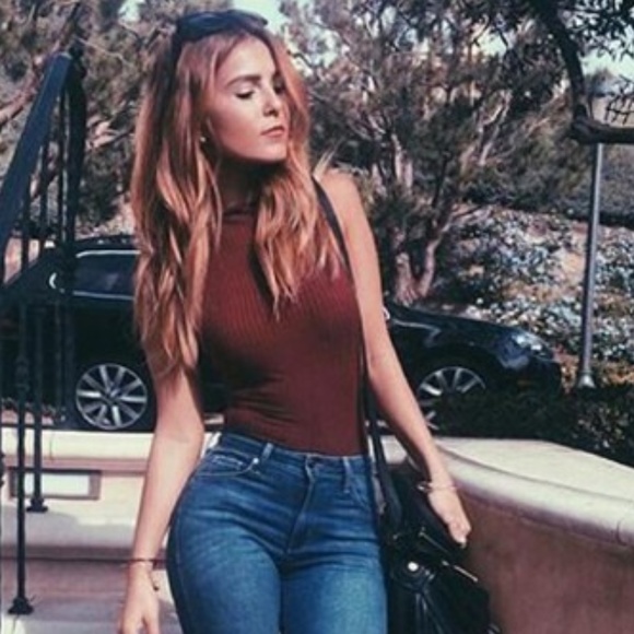 fitz + eddi Tops - Red Mock Neck Ribbed Sleeveless Shirt